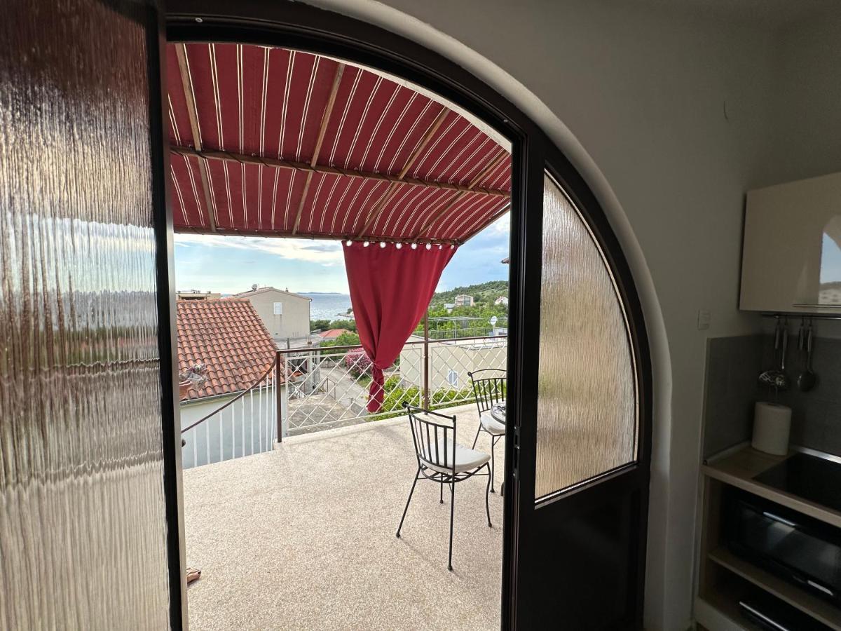 Villa Lorenta Apartments Primošten المظهر الخارجي الصورة