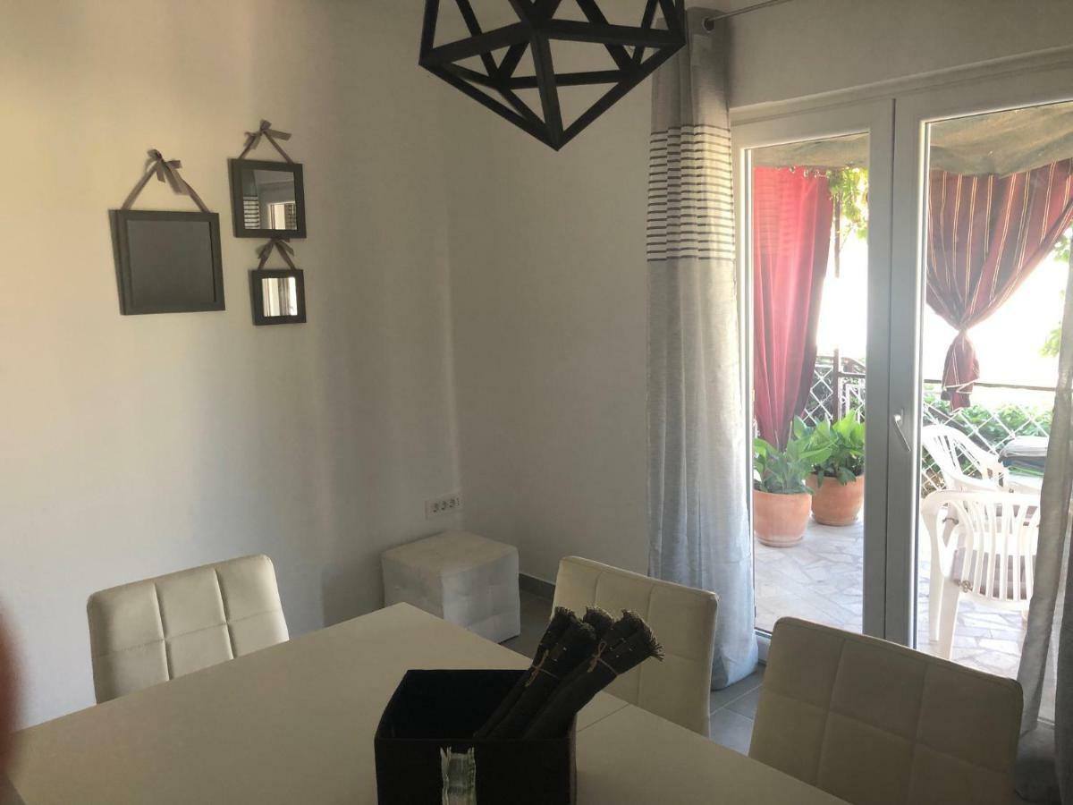 Villa Lorenta Apartments Primošten المظهر الخارجي الصورة