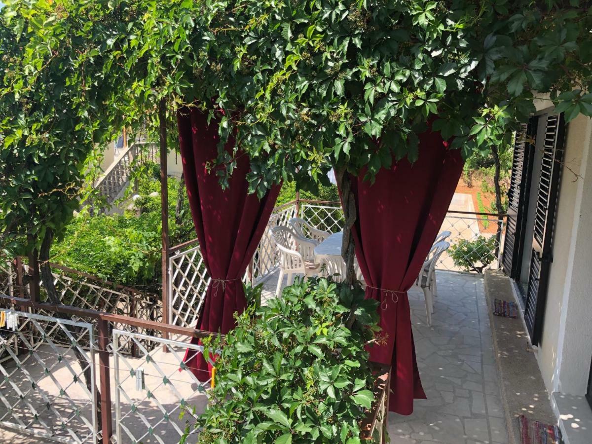 Villa Lorenta Apartments Primošten المظهر الخارجي الصورة
