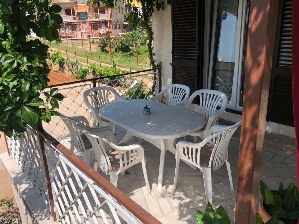 Villa Lorenta Apartments Primošten المظهر الخارجي الصورة